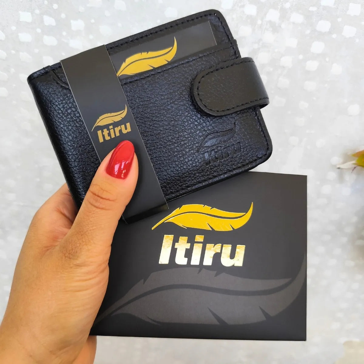 Carteira Masculina em Couro Legítimo – Design Clássico e Compacto