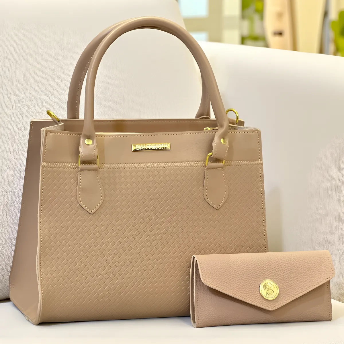 Kit Bolsa Feminina de Mão e Carteira – Couro Sintético Premium, Alça Transversal e Detalhes Dourados